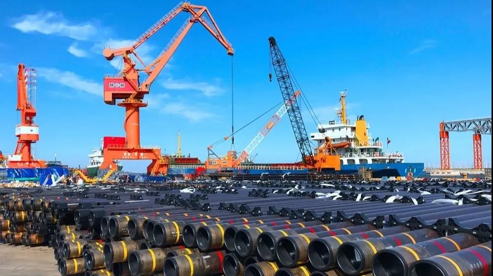 Fluid transfer pipe